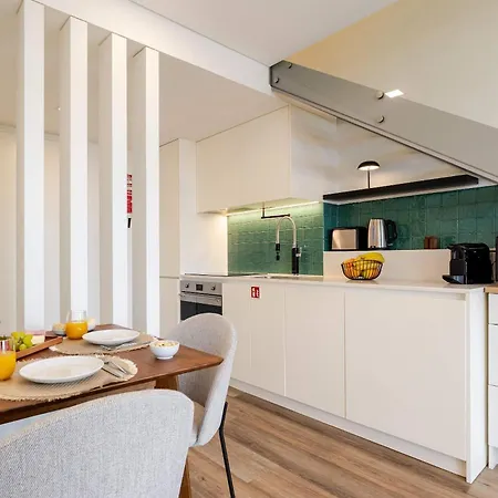 Stylish Flat Near The Douro River By Hostwise
