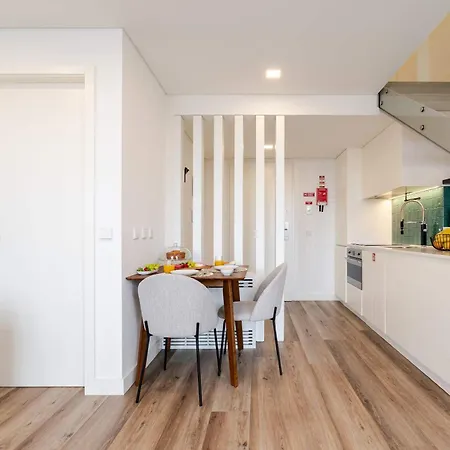 Stylish Flat Near The Douro River By Hostwise